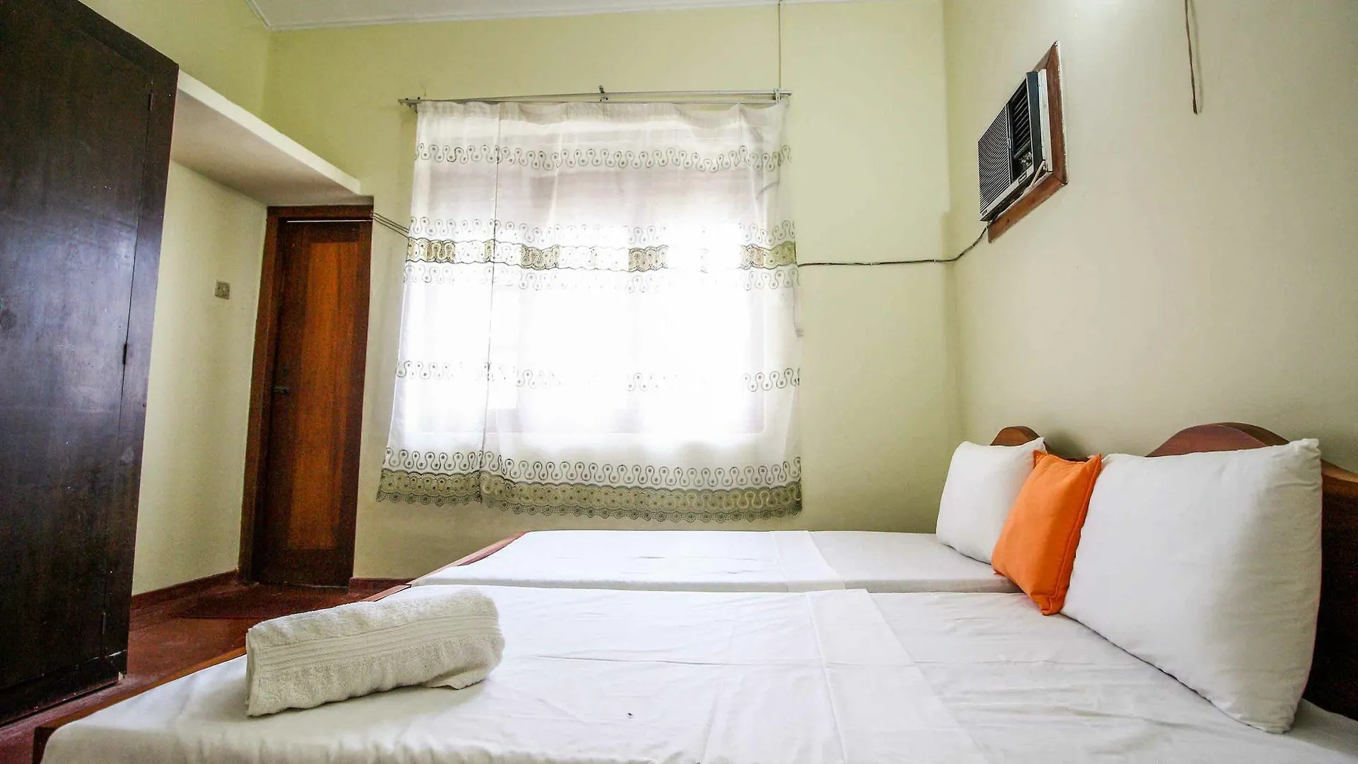 Yoho Airport Way Bungalow 니곰보